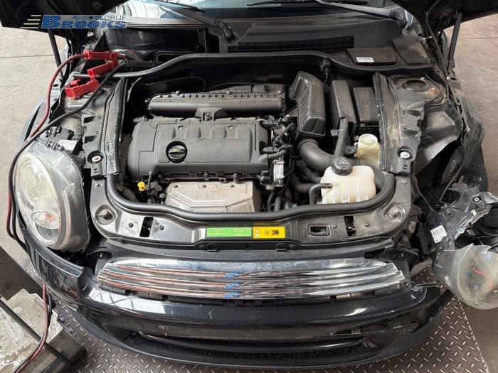 Gebruikte Rembekrachtiger Mini Mini (R56) 1.6 16V One Prijs € 40,00 Margeregeling aangeboden door Autobedrijf Brooks