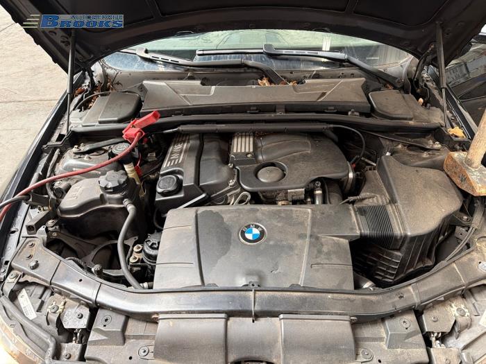 Gebruikte Rembekrachtiger BMW 3 serie Touring (E91) 320i 16V Prijs € 35,00 Margeregeling aangeboden door Autobedrijf Brooks