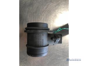 Gebruikte Luchtmassameter Seat Alhambra (7V8/9) 1.9 TDI 110 Prijs € 25,00 Margeregeling aangeboden door Autobedrijf Brooks