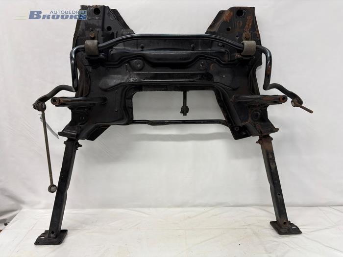 Gebruikte Subframe Peugeot 207 CC (WB) 1.6 16V Prijs € 45,00 Margeregeling aangeboden door Autobedrijf Brooks