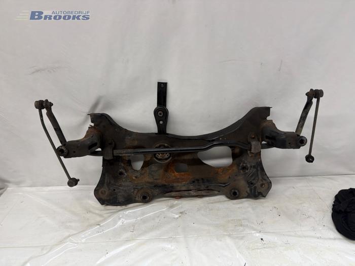 Gebruikte Subframe Volkswagen Golf VII (AUA) 1.4 TSI 16V Prijs € 40,00 Margeregeling aangeboden door Autobedrijf Brooks
