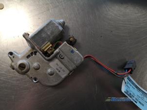 Gebruikte Schuifdak Motor Volkswagen Corrado 1.8 G60 Prijs € 25,00 Margeregeling aangeboden door Autobedrijf Brooks