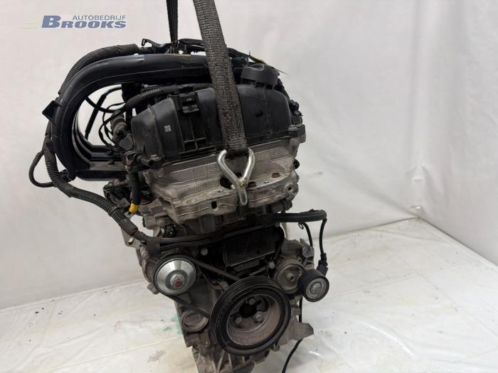 Gebruikte Motor Opel Crossland (X) 1.2 12V Prijs € 1.350,00 Margeregeling aangeboden door Autobedrijf Brooks