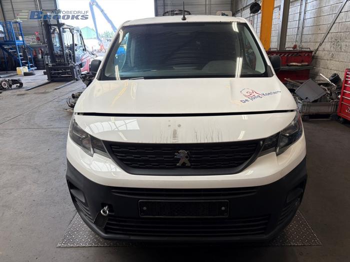 Gebruikte Frontpaneel Peugeot Partner (EA//EF/EN/EU) 1.5 BlueHDi 75 Prijs € 135,00 Margeregeling aangeboden door Autobedrijf Brooks