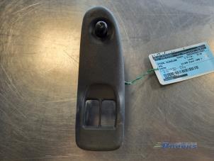 Gebruikte Schakelaar Spiegel Opel Sintra 2.2i GLS,CD 16V Prijs € 5,00 Margeregeling aangeboden door Autobedrijf Brooks