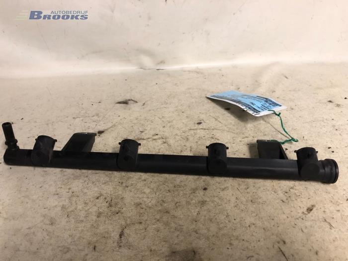 Gebruikte Injector brug Dacia Sandero I (BS) 1.6 Prijs € 10,00 Margeregeling aangeboden door Autobedrijf Brooks