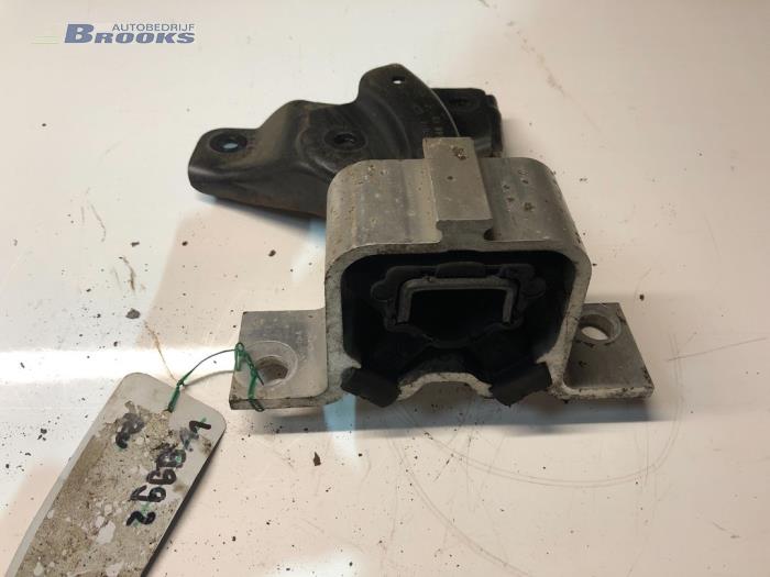 Gebruikte Motorrubber Dacia Sandero I (BS) 1.6 Prijs € 25,00 Margeregeling aangeboden door Autobedrijf Brooks