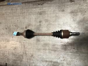 Gebruikte Aandrijfas links-voor Opel Vivaro 2.0 CDTI Prijs € 50,00 Margeregeling aangeboden door Autobedrijf Brooks