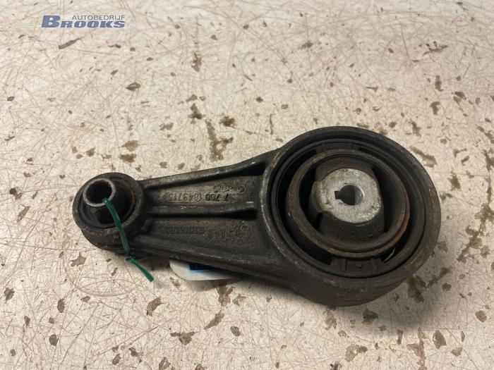 Gebruikte Versnellingsbak Steun Renault Megane Break/Grandtour (KA) 1.9 dTi Prijs € 10,00 Margeregeling aangeboden door Autobedrijf Brooks