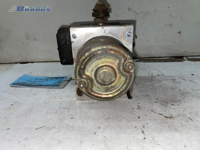 Gebruikte ABS Pomp Suzuki Alto (RF410) 1.1 16V Prijs € 50,00 Margeregeling aangeboden door Autobedrijf Brooks