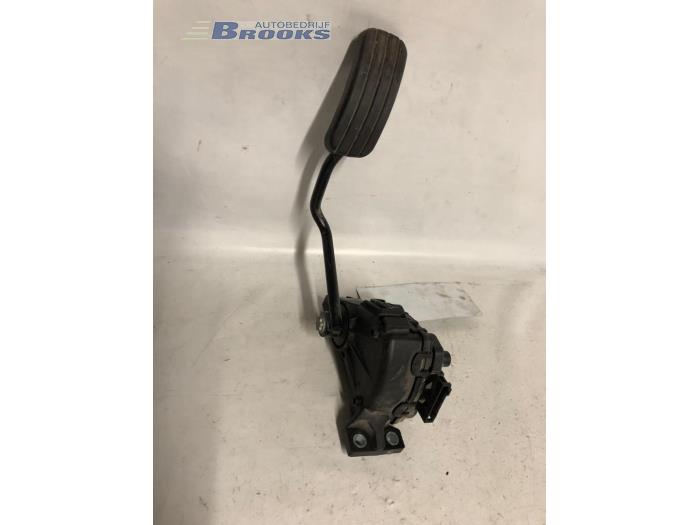 Gebruikte Sensor Gaspedaalpositie Opel Vivaro 2.0 CDTI Prijs € 37,50 Margeregeling aangeboden door Autobedrijf Brooks