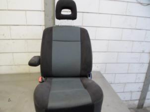Gebruikte Voorstoel links Mazda Premacy 1.8 16V Prijs € 50,00 Margeregeling aangeboden door Autobedrijf Brooks
