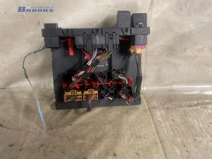 Gebruikte Computer Diversen Volkswagen Caddy III (2KA,2KH,2CA,2CH) 2.0 SDI Prijs € 37,50 Margeregeling aangeboden door Autobedrijf Brooks