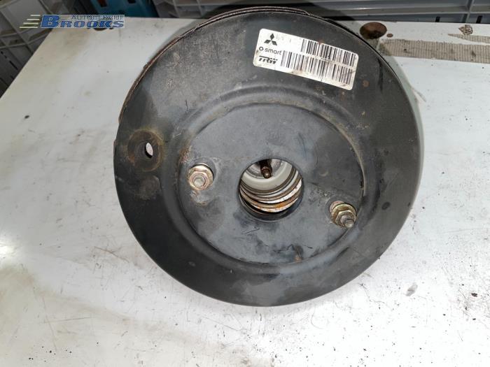 Gebruikte Rembekrachtiger Mitsubishi Colt (Z2/Z3) 1.3 16V Prijs € 30,00 Margeregeling aangeboden door Autobedrijf Brooks
