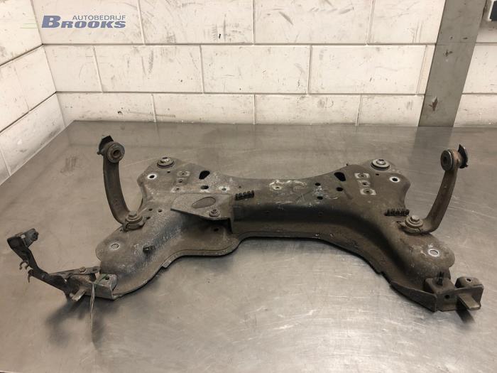 Gebruikte Subframe Renault Vel Satis (BJ) 3.0 dCi V6 24V Prijs € 25,00 Margeregeling aangeboden door Autobedrijf Brooks