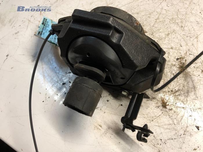 Gebruikte Motorsteun Renault Vel Satis (BJ) 3.0 dCi V6 24V Prijs € 20,00 Margeregeling aangeboden door Autobedrijf Brooks