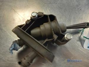 Gebruikte Koppeling Hoofd Cilinder Ford Fiesta 5 (JD/JH) 1.3 Prijs € 15,00 Margeregeling aangeboden door Autobedrijf Brooks