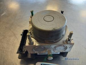 Gebruikte ABS Pomp Renault Modus/Grand Modus (JP) 1.2 16V Prijs € 62,50 Margeregeling aangeboden door Autobedrijf Brooks