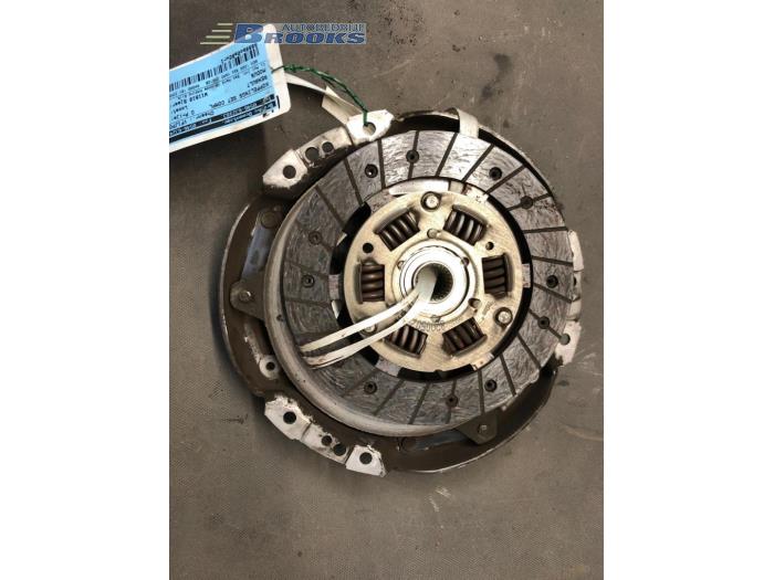Gebruikte Koppelingsset (compleet) Renault Modus/Grand Modus (JP) 1.2 16V Prijs € 30,00 Margeregeling aangeboden door Autobedrijf Brooks