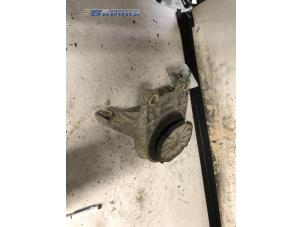 Gebruikte Versnellingsbak Steun Fiat Stilo (192A/B) 1.9 JTD 115 Prijs € 25,00 Margeregeling aangeboden door Autobedrijf Brooks