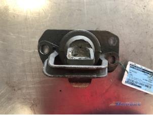 Gebruikte Motorrubber Opel Vivaro 1.9 DI Prijs € 20,00 Margeregeling aangeboden door Autobedrijf Brooks