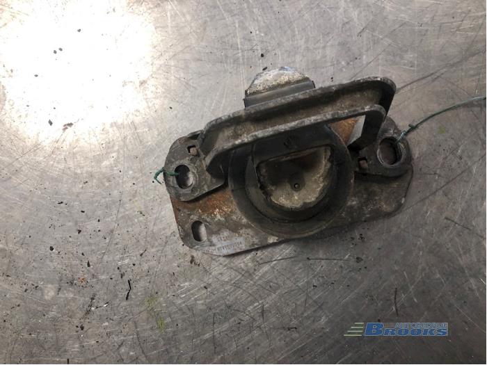 Gebruikte Motorrubber Opel Vivaro 1.9 DI Prijs € 20,00 Margeregeling aangeboden door Autobedrijf Brooks