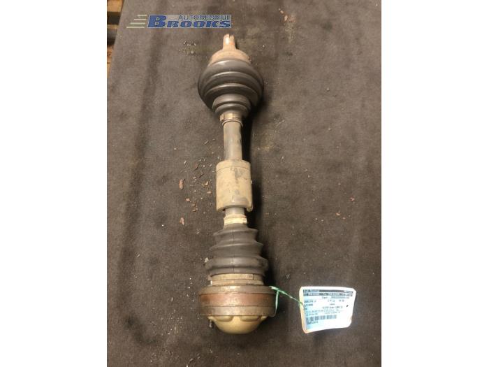 Gebruikte Aandrijfas links-voor Alfa Romeo 156 (932) 2.0 Twin Spark 16V Prijs € 10,00 Margeregeling aangeboden door Autobedrijf Brooks