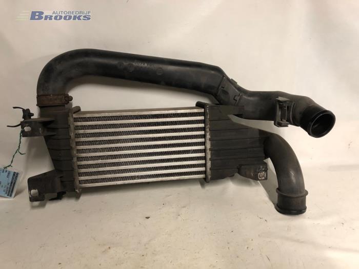 Intercooler van een Opel Astra H SW (L35) 1.7 CDTi 16V 2005