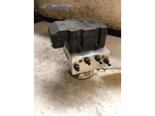 Gebruikte ABS Pomp Mitsubishi Space Wagon Prijs € 25,00 Margeregeling aangeboden door Autobedrijf Brooks