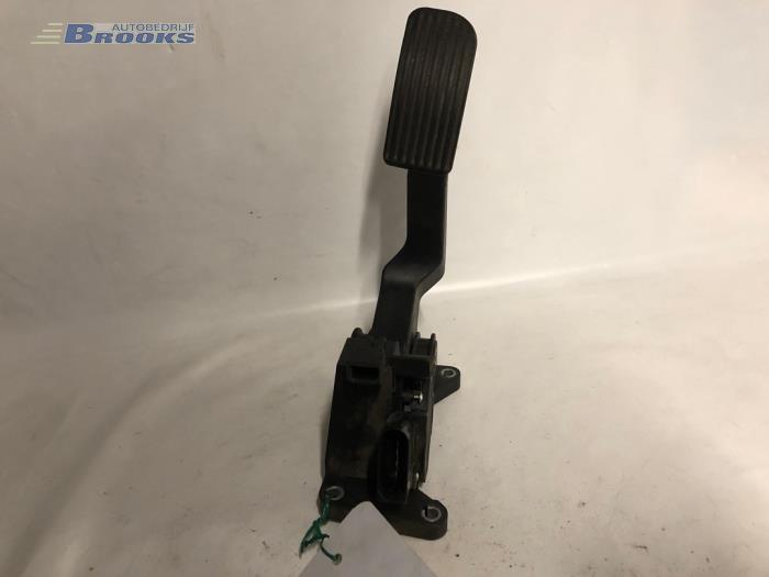 Gebruikte Gaspedaalpositie Sensor Mercedes Vito (638.1/2) 2.2 CDI 108 16V Prijs € 27,50 Margeregeling aangeboden door Autobedrijf Brooks