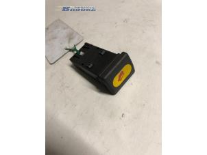 Gebruikte Schakelaar Landrover Discovery II 2.5 Td5 Prijs € 10,00 Margeregeling aangeboden door Autobedrijf Brooks