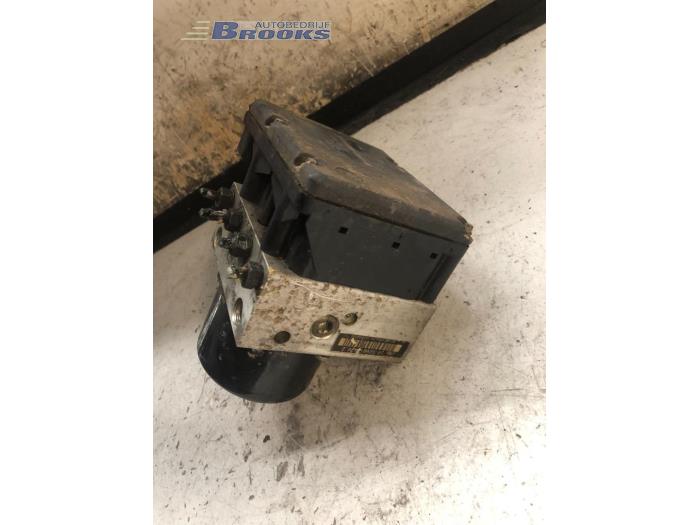 Gebruikte ABS Pomp Volkswagen Golf IV (1J1) 1.9 TDI 110 Prijs € 25,00 Margeregeling aangeboden door Autobedrijf Brooks