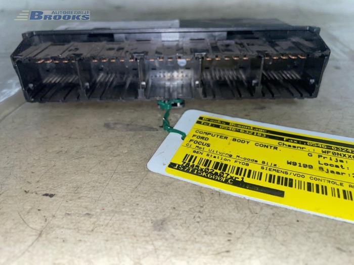 Computer Body Control van een Ford Focus 1 Wagon 1.6 16V 2003