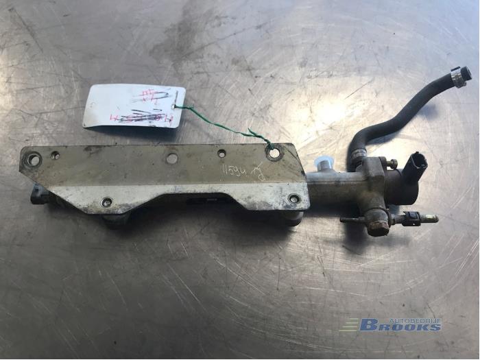 Gebruikte Injector brug Opel Vivaro 1.9 DI Prijs € 40,00 Margeregeling aangeboden door Autobedrijf Brooks