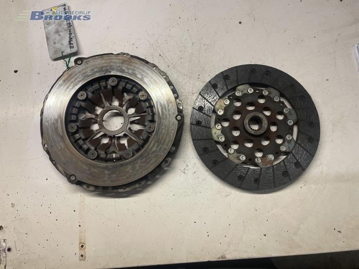 Koppelingsset (compleet) van een Renault Laguna II (BG) 1.9 dCi 120 2001