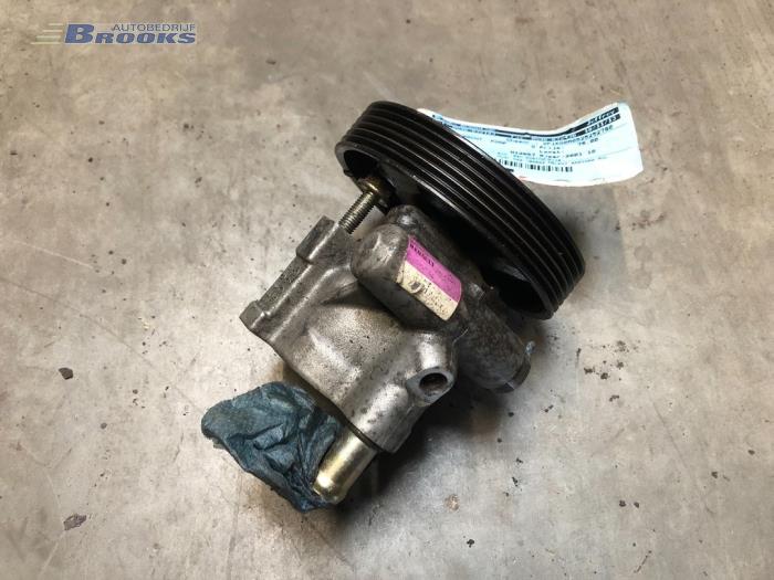 Gebruikte Servopomp Renault Laguna II Grandtour (KG) 1.8 16V Prijs € 15,00 Margeregeling aangeboden door Autobedrijf Brooks
