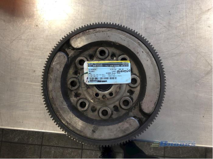 Gebruikte Vliegwiel Peugeot 307 (3A/C/D) 1.6 HDiF 16V Prijs € 100,00 Margeregeling aangeboden door Autobedrijf Brooks