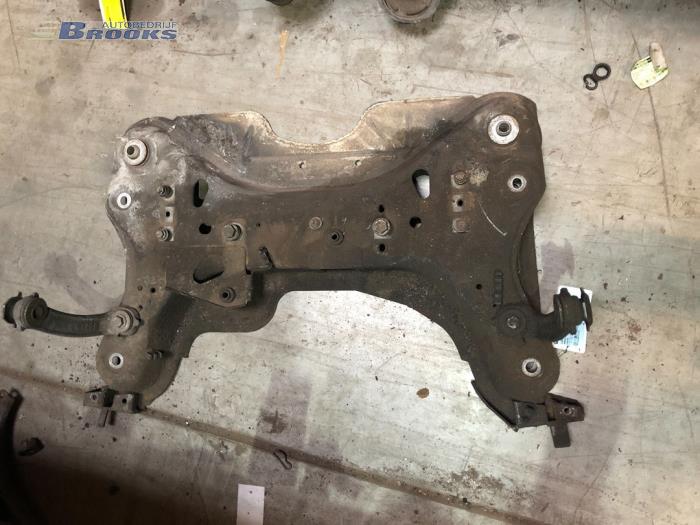Gebruikte Subframe Renault Laguna II Grandtour (KG) 1.9 dCi 100 Prijs € 22,50 Margeregeling aangeboden door Autobedrijf Brooks