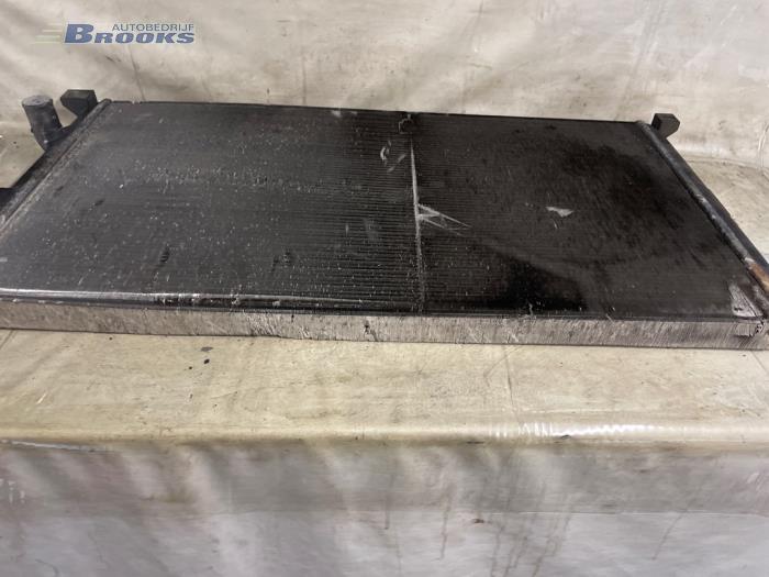 Radiateur van een Opel Movano Combi 2.5 DTI 2006