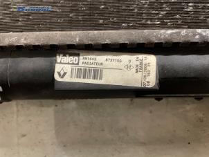 Radiateur van een Opel Movano Combi 2.5 DTI 2006