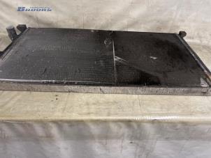 Radiateur van een Opel Movano Combi 2.5 DTI 2006