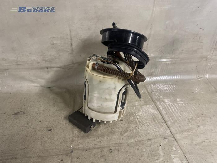 Gebruikte Tank element Pomp Volkswagen Polo III (6N1) 1.3i 55 Prijs € 10,00 Margeregeling aangeboden door Autobedrijf Brooks