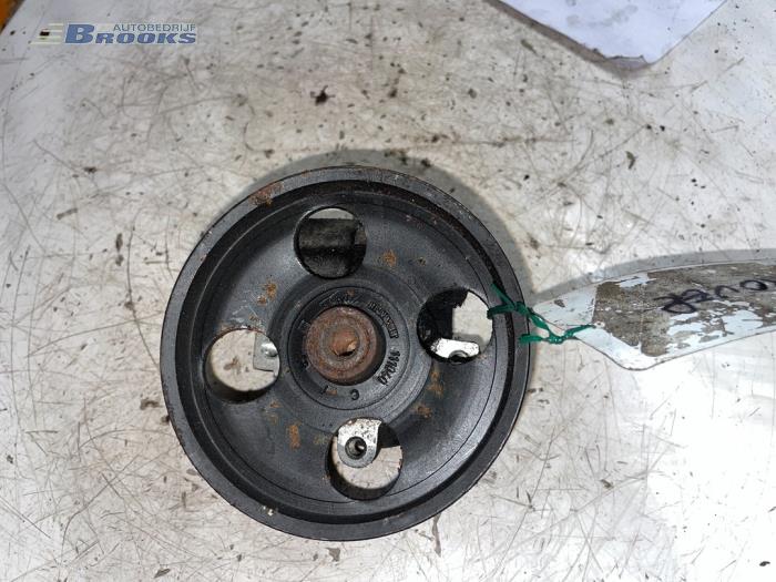 Gebruikte Pomp Servo Renault Laguna II Grandtour (KG) 1.9 dCi 100 Prijs € 20,00 Margeregeling aangeboden door Autobedrijf Brooks