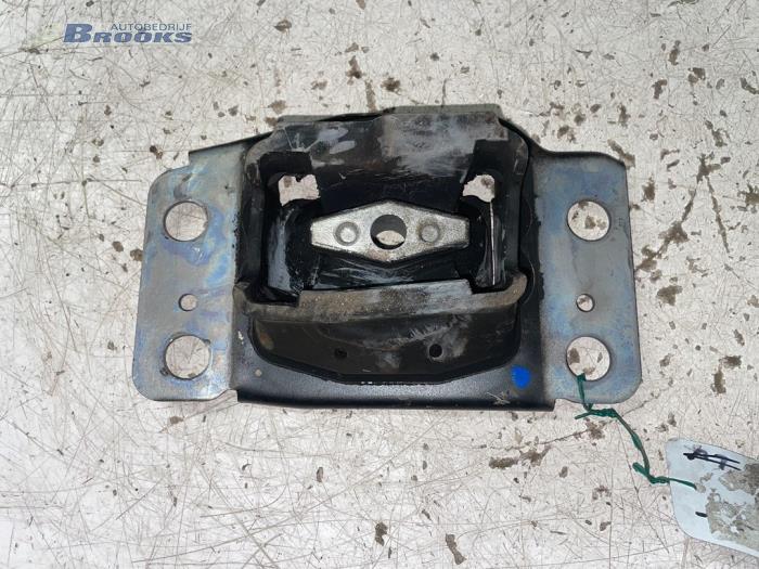 Gebruikte Versnellingsbak Steun Ford Mondeo IV Wagon 1.6 EcoBoost 16V Prijs € 25,00 Margeregeling aangeboden door Autobedrijf Brooks