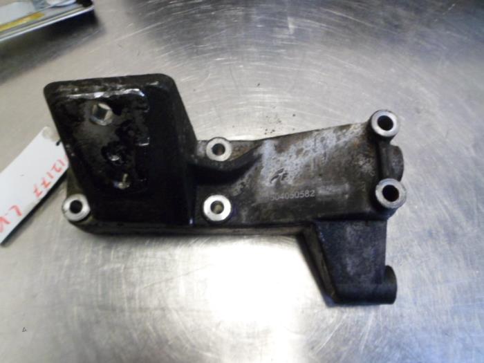 Gebruikte Motorsteun Iveco New Daily IV 40C15V, 40C15V/P Prijs € 20,00 Margeregeling aangeboden door Autobedrijf Brooks