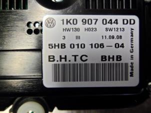Gebruikte Kachel Bedieningspaneel Volkswagen Golf V (1K1) 1.4 TSI 140 16V Prijs € 20,00 Margeregeling aangeboden door Autobedrijf Brooks