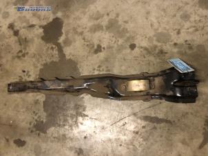 Gebruikte Motorrubber Mitsubishi Outlander (CU) 2.4 16V 4x2 Prijs € 25,00 Margeregeling aangeboden door Autobedrijf Brooks