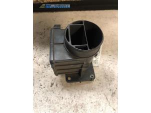 Gebruikte Luchtmassameter Mitsubishi Space Wagon (N3/N4) 2.0 GLXi 16V Prijs € 20,00 Margeregeling aangeboden door Autobedrijf Brooks
