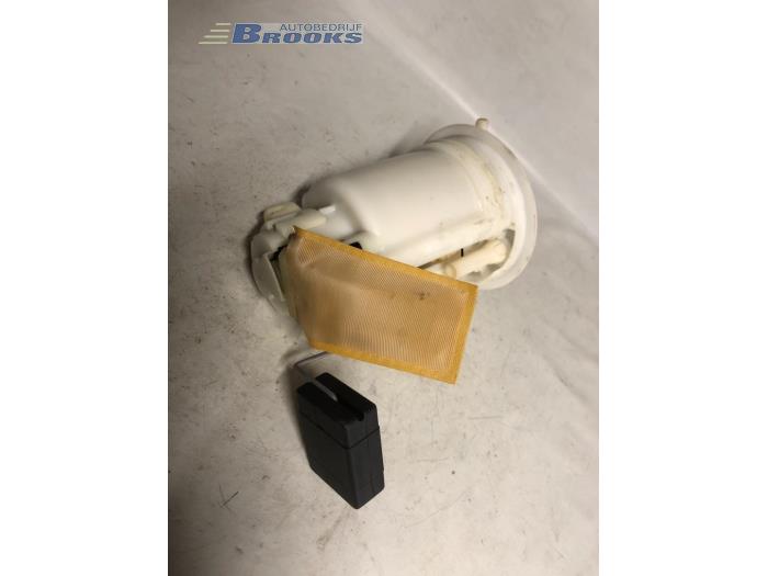 Gebruikte Tank element Pomp Suzuki Alto (RF410) 1.1 16V Prijs € 15,00 Margeregeling aangeboden door Autobedrijf Brooks
