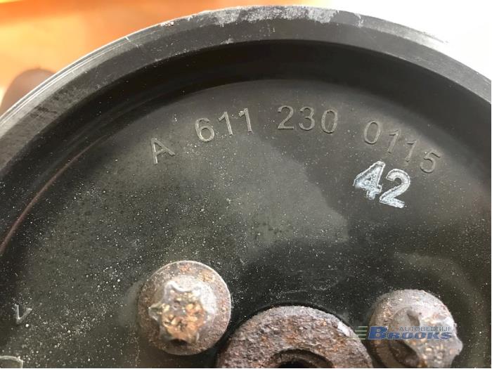 Pomp Servo van een Mercedes-Benz Vito (639.7) 2.2 111 CDI 16V 2004